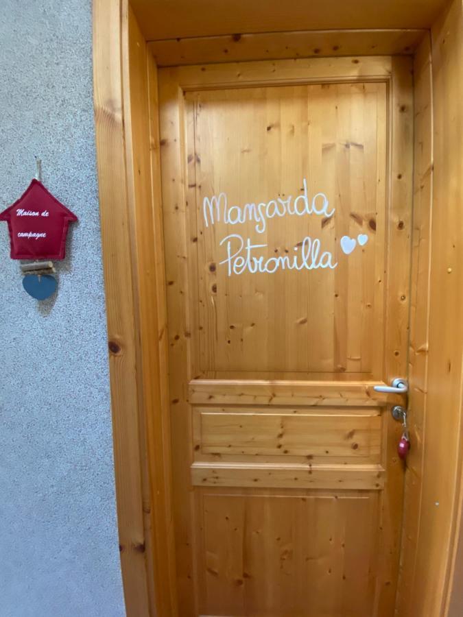 Апартаменти Mansarda Petronilla П'яццаторре Екстер'єр фото