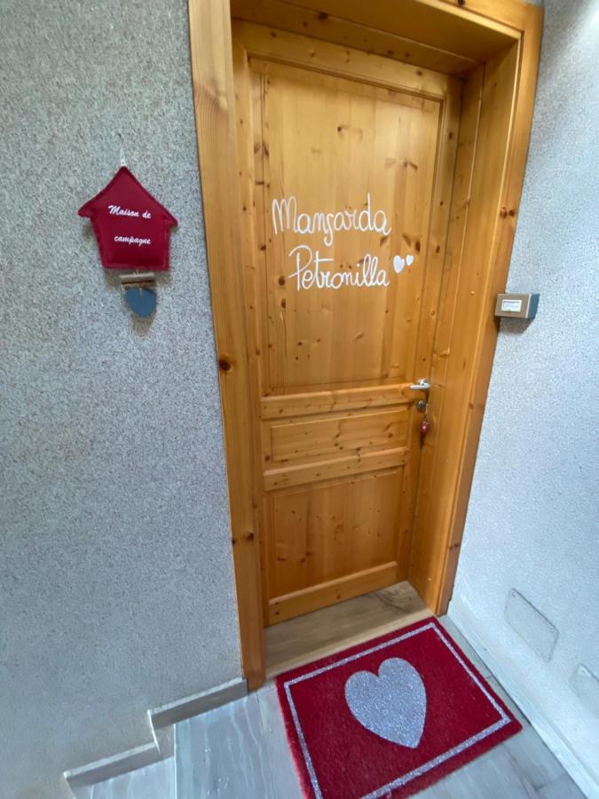 Апартаменти Mansarda Petronilla П'яццаторре Екстер'єр фото